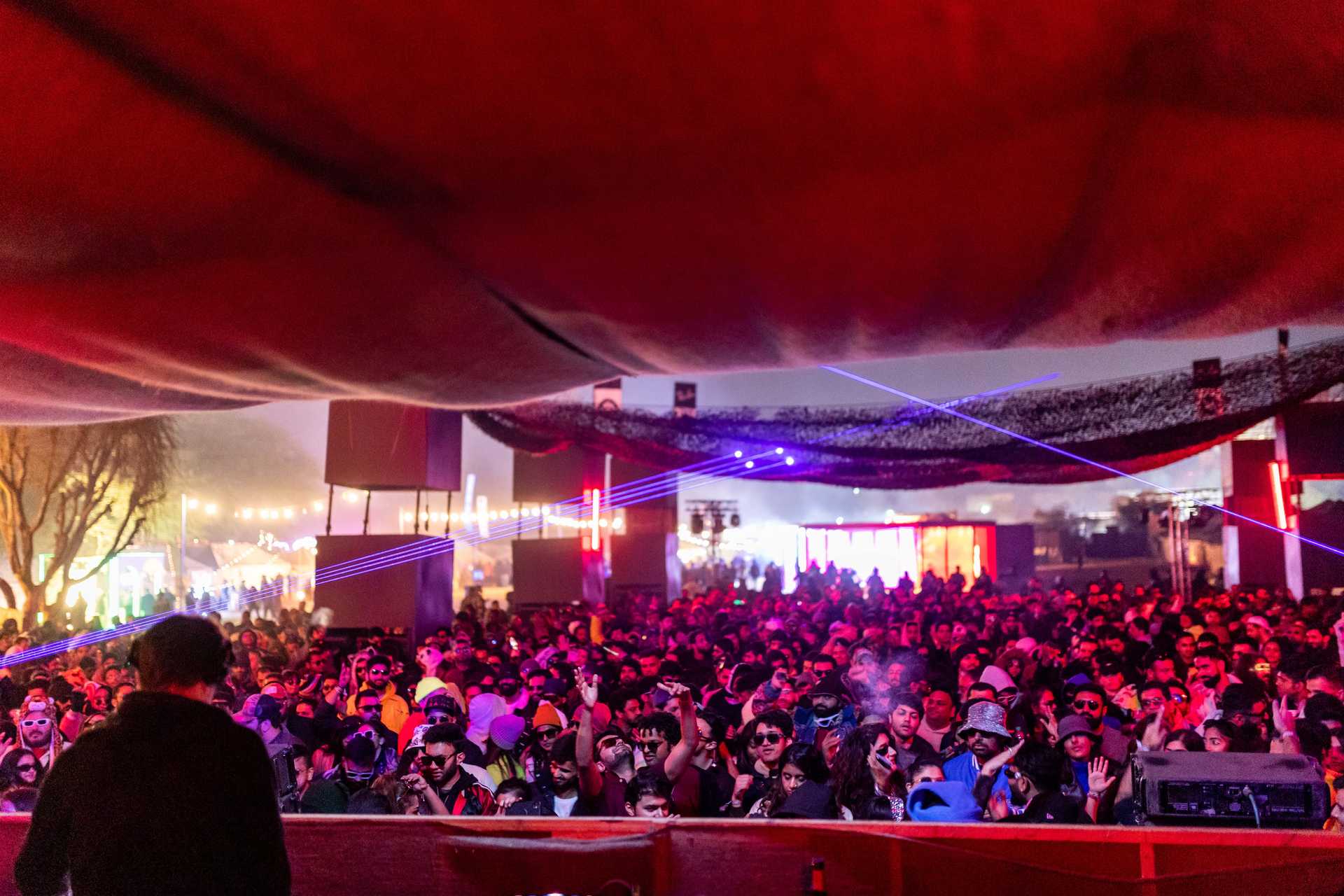 The entire festival descended on the Ray-Ban Desert Oasis to watch Ben UFO go B2B with Four Tet - Image - Abhishek Shukl